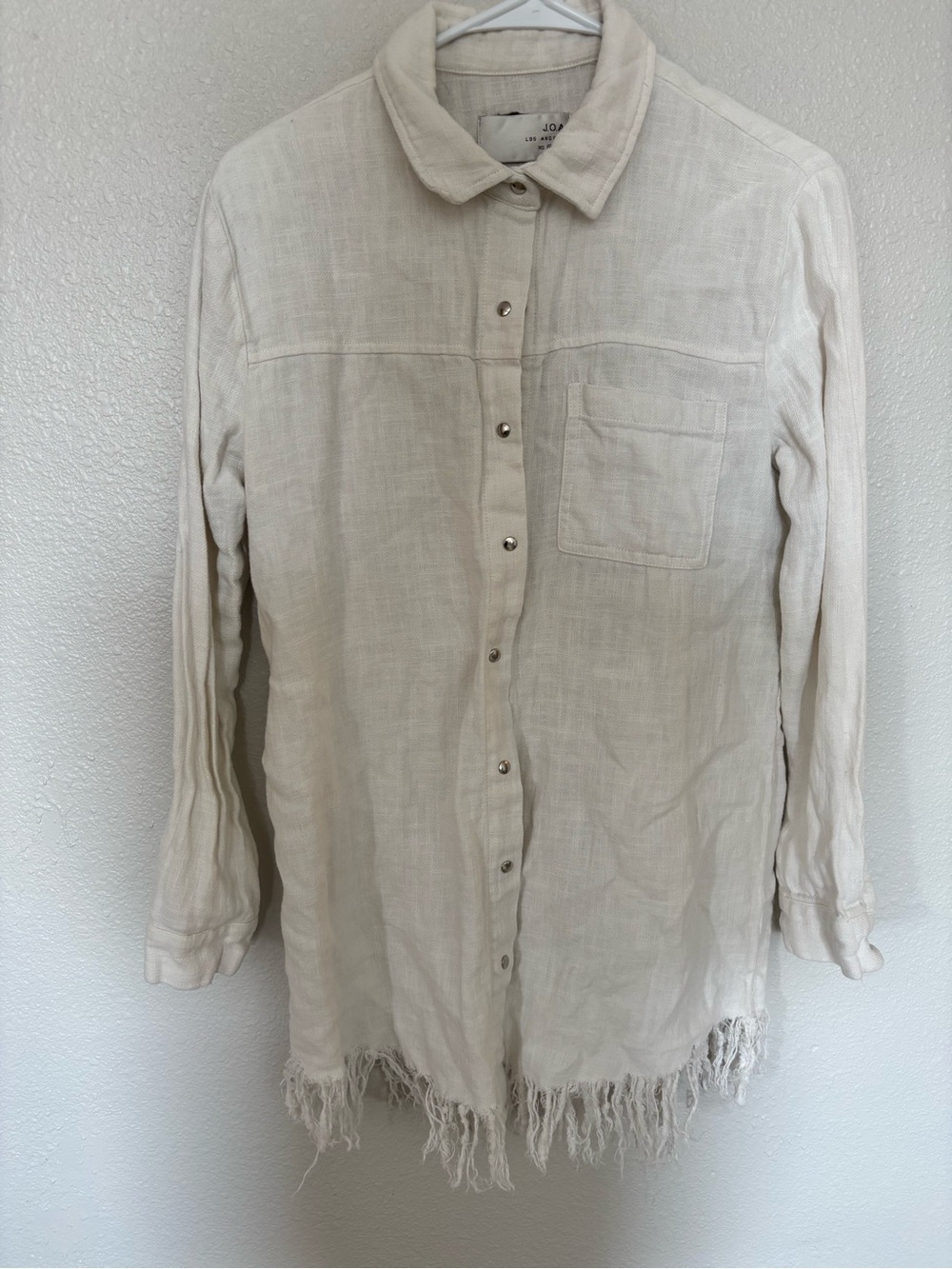 J.O.A. Cream Long-Sleeve Button-Down Linen Shirt